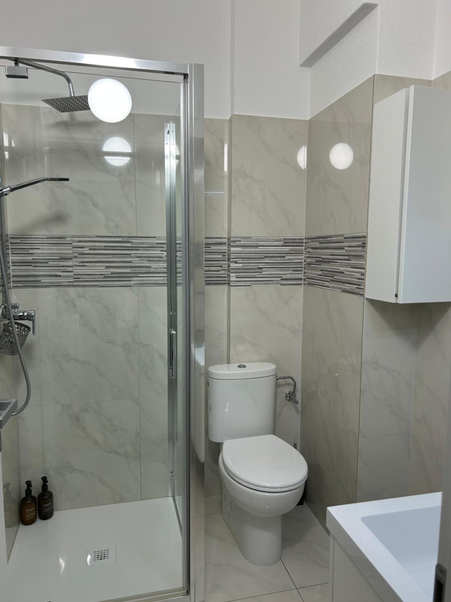 *Veranda'S Rooms* - Free Parking In Central 盧加諾 外观 照片