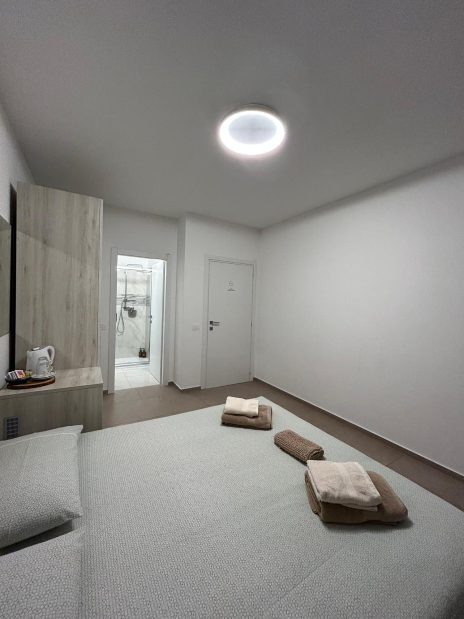 *Veranda'S Rooms* - Free Parking In Central 盧加諾 外观 照片